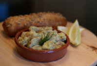 mountain-house-salmon-potato-freeze-dried-food-.png